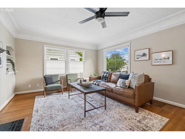 514 N Stafford St, Portland, OR 97217