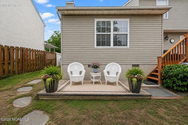 30 Kentucky Drive, Hazlet, NJ 07730