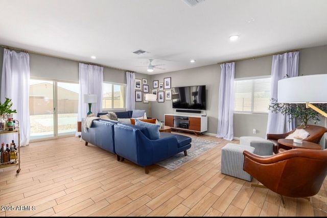 155 W Jamaica Place, Casa Grande, AZ 85122