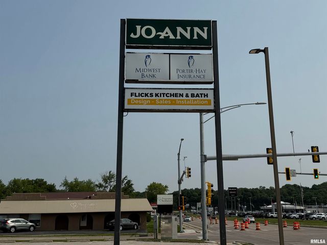 3911 16TH Street, Moline, IL 61265