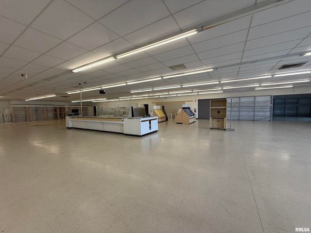 3911 16TH Street, Moline, IL 61265