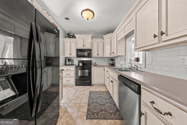 1051 Brookshire Drive, Bogart, GA 30622