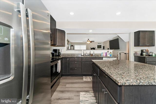 31 MOSES DR, Martinsburg, WV 25405