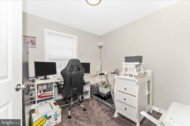31 MOSES DR, Martinsburg, WV 25405