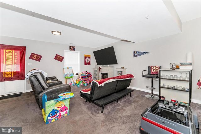 31 MOSES DR, Martinsburg, WV 25405