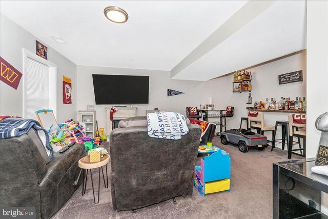 31 MOSES DR, Martinsburg, WV 25405
