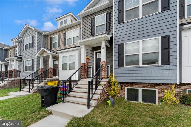 31 MOSES DR, Martinsburg, WV 25405