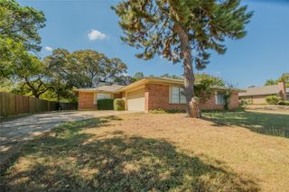 503 N Walnut Creek Drive, Mansfield, TX 76063