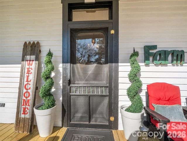 219 Stoney Mountain Road, Hendersonville, NC 28791