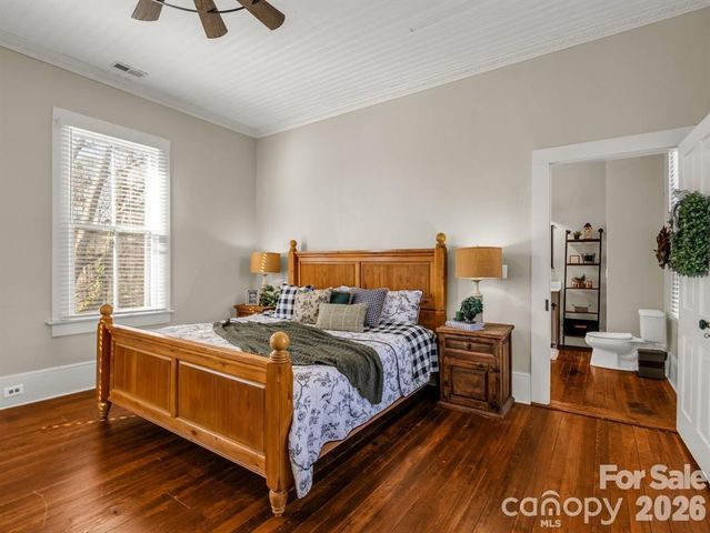 219 Stoney Mountain Road, Hendersonville, NC 28791