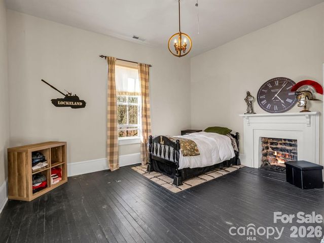 219 Stoney Mountain Road, Hendersonville, NC 28791
