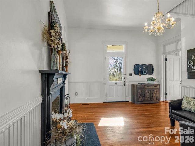 219 Stoney Mountain Road, Hendersonville, NC 28791