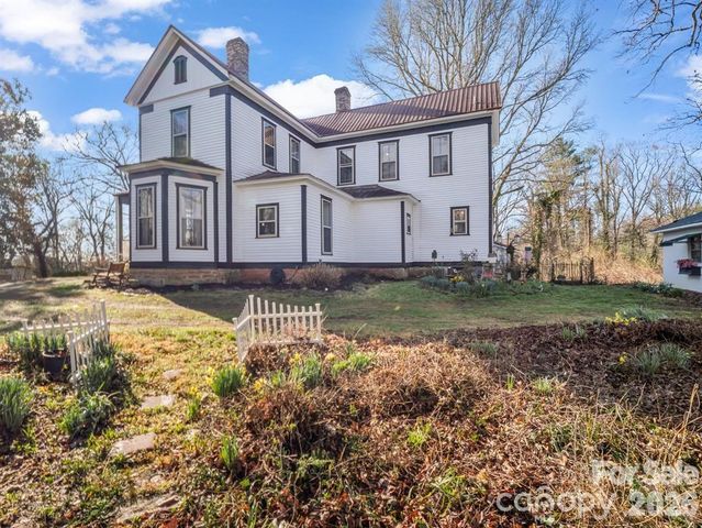219 Stoney Mountain Road, Hendersonville, NC 28791