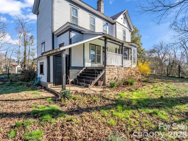 219 Stoney Mountain Road, Hendersonville, NC 28791