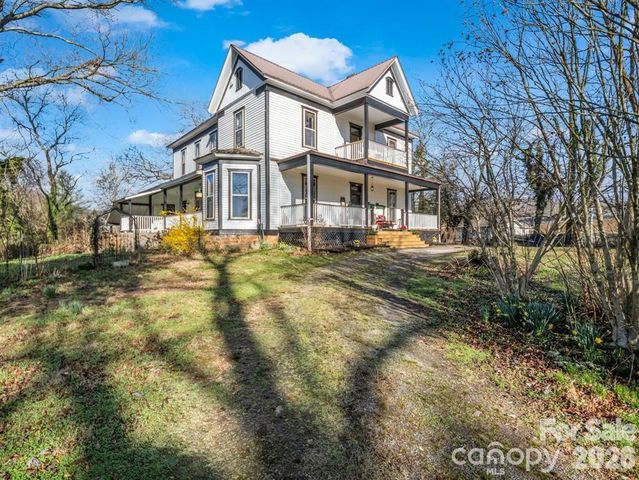219 Stoney Mountain Road, Hendersonville, NC 28791