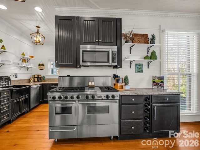 219 Stoney Mountain Road, Hendersonville, NC 28791