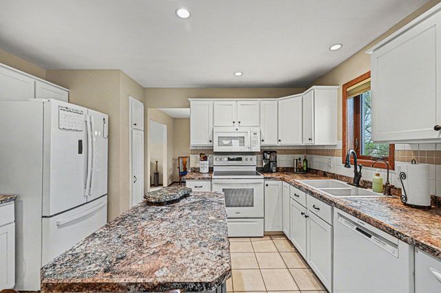 12126 Gantry Lane, Apple Valley, MN 55124