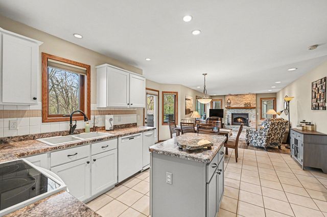 12126 Gantry Lane, Apple Valley, MN 55124