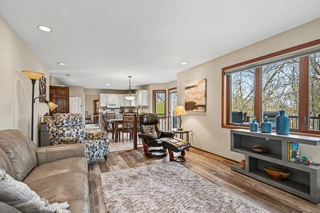 12126 Gantry Lane, Apple Valley, MN 55124