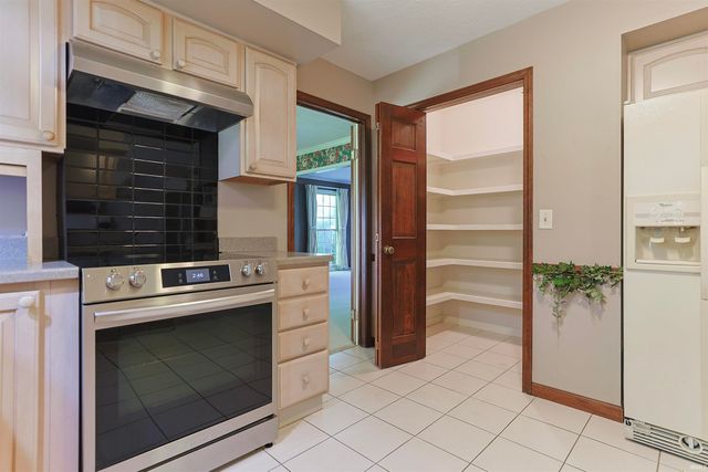 17022 Woodshire Court, Granger, IN 46530