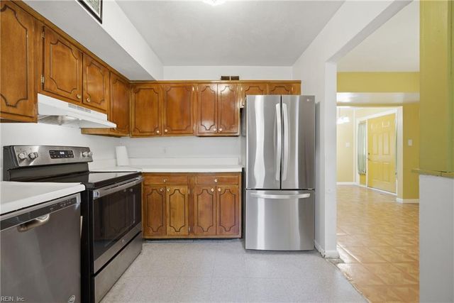 5622 Fanshaw CT, Virginia Beach, VA 23462