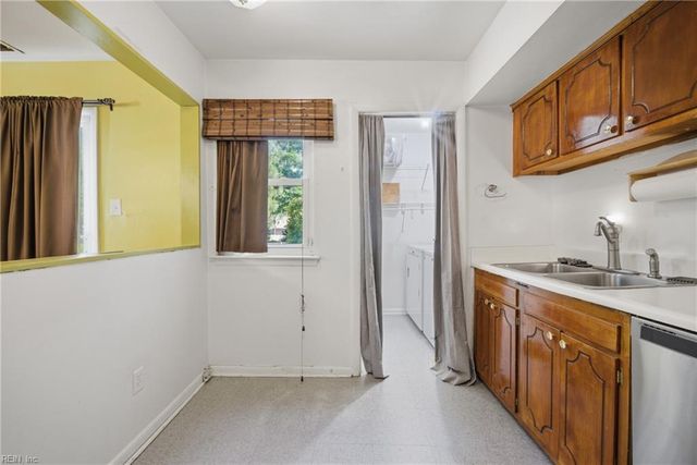 5622 Fanshaw CT, Virginia Beach, VA 23462