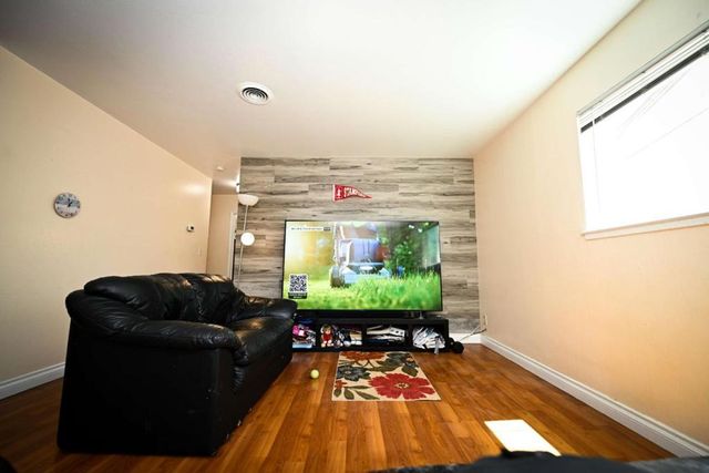 San Junipero Drive, Sunnyvale, CA 94085