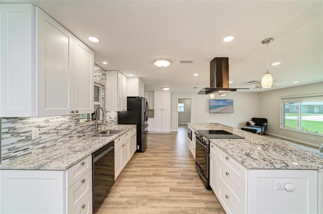 2011 37TH STREET W, Bradenton, FL 34205