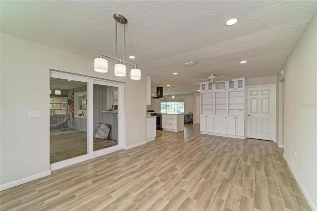 2011 37TH STREET W, Bradenton, FL 34205