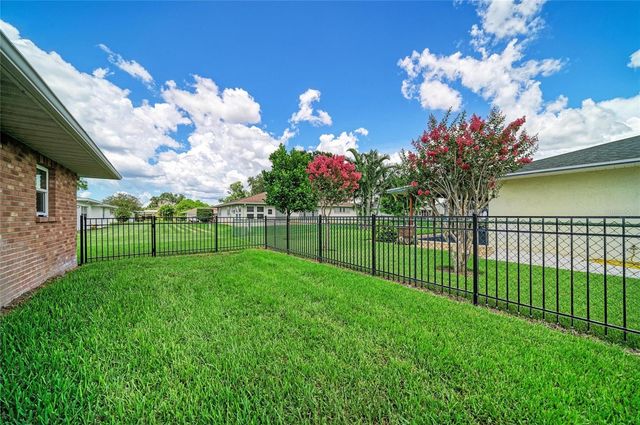 2011 37TH STREET W, Bradenton, FL 34205