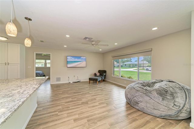 2011 37TH STREET W, Bradenton, FL 34205