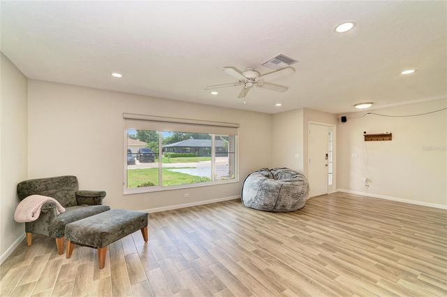 2011 37TH STREET W, Bradenton, FL 34205