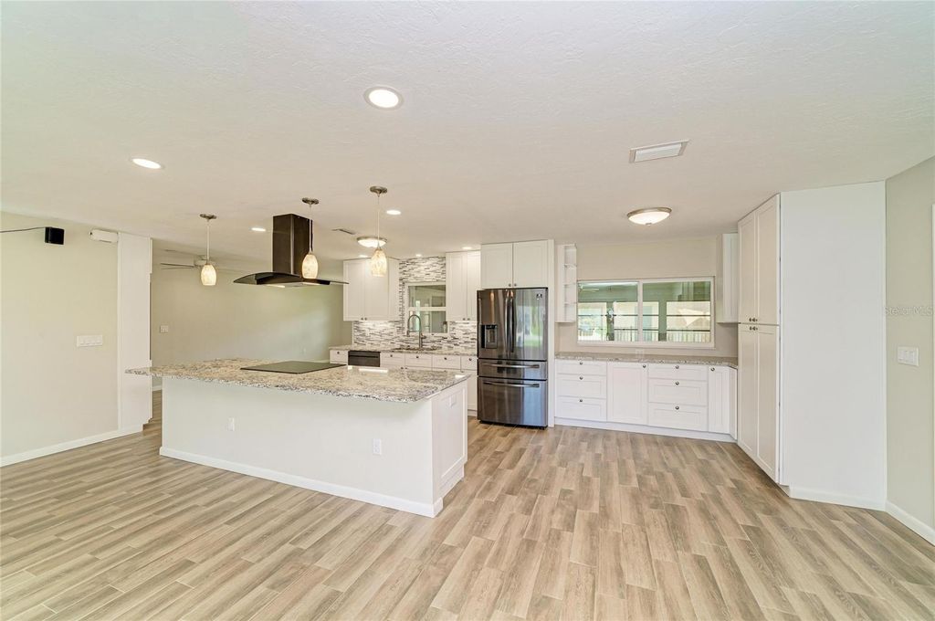 2011 37TH STREET W, BRADENTON, FL 34205 — photo 4