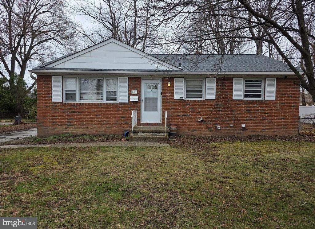 711 W MADISON AVE, Magnolia, NJ 08049
