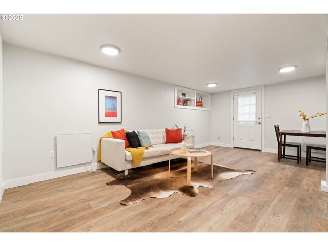 6729 N MCKENNA Ave, Portland, OR 97203