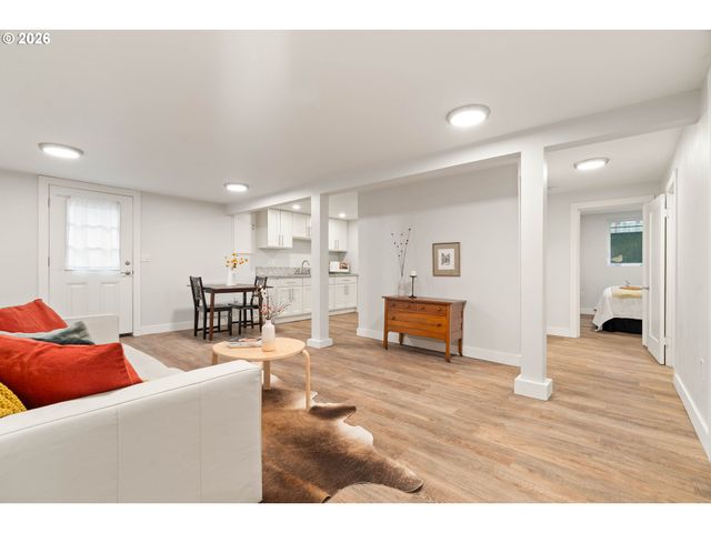 6729 N MCKENNA Ave, Portland, OR 97203