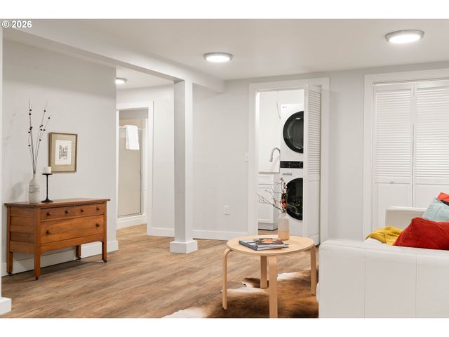 6729 N MCKENNA Ave, Portland, OR 97203