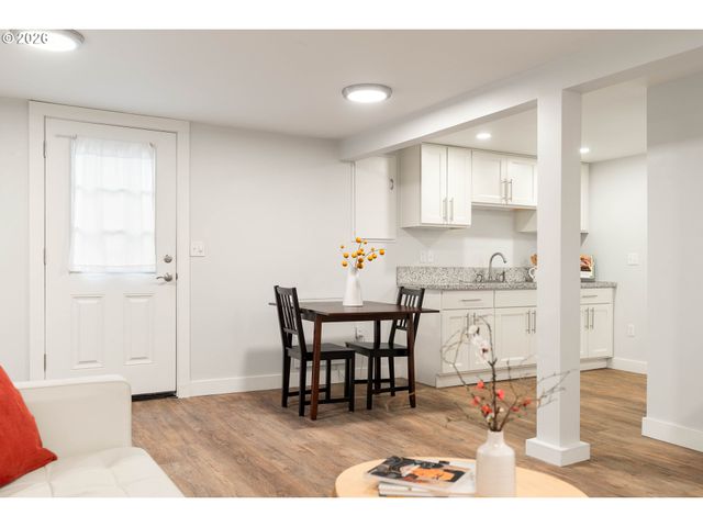 6729 N MCKENNA Ave, Portland, OR 97203