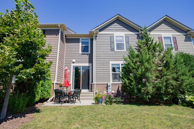 246 Belmont Drive, Lincolnshire, IL 60069