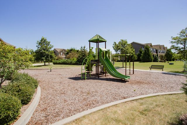 246 Belmont Drive, Lincolnshire, IL 60069