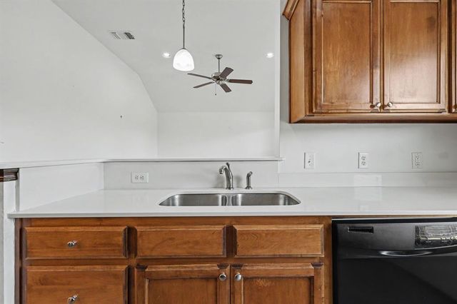 19104 Visto Drive, Edmond, OK 73012