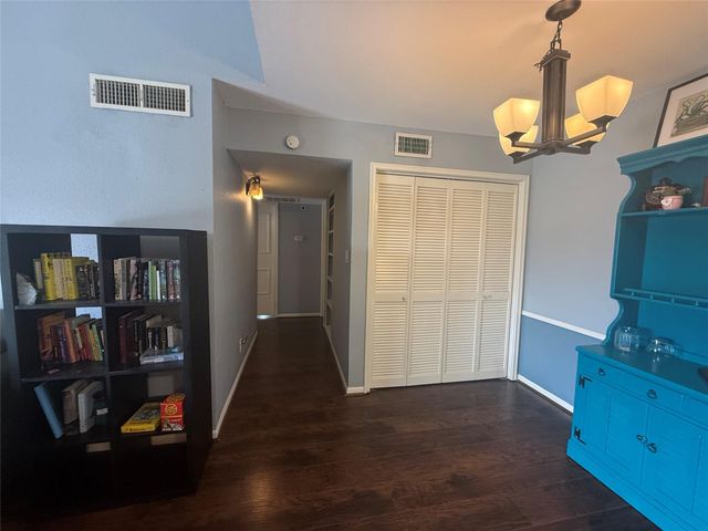 2120 El Paseo Street 408, Houston, TX 77054