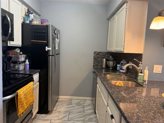 2120 El Paseo Street 408, Houston, TX 77054