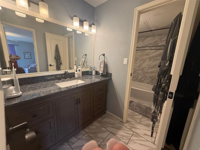 2120 El Paseo Street 408, Houston, TX 77054
