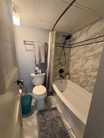 2120 El Paseo Street 408, Houston, TX 77054