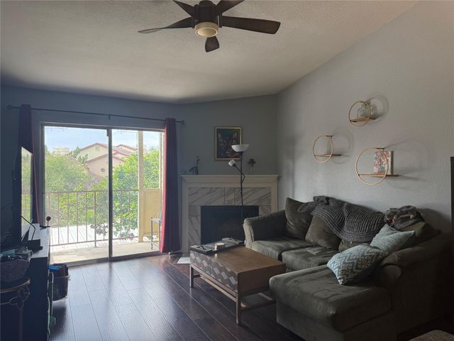 2120 El Paseo Street 408, Houston, TX 77054