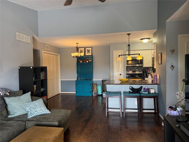2120 El Paseo Street 408, Houston, TX 77054