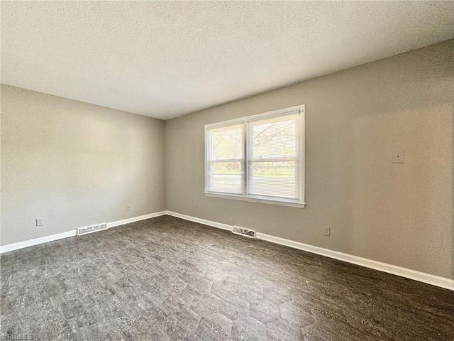 3020 Branderwood Drive, Greensboro, NC 27406