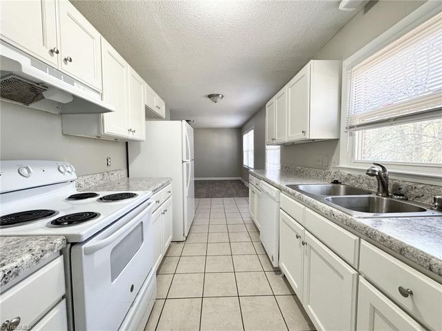 3020 Branderwood Drive, Greensboro, NC 27406