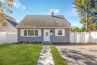 104 Carlls Path 104, North Babylon, NY 11703